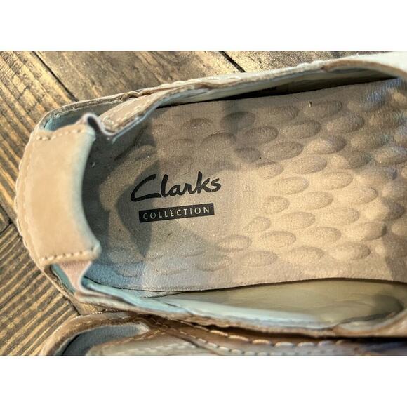 Clarks Haley Stork Slip On Shoes Women 6 Neutral Hobbit Comfort Walking Stretch - Picture 3 of 7
